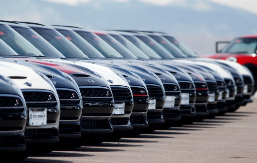 Kent police investigate after car dealership break-in, theft