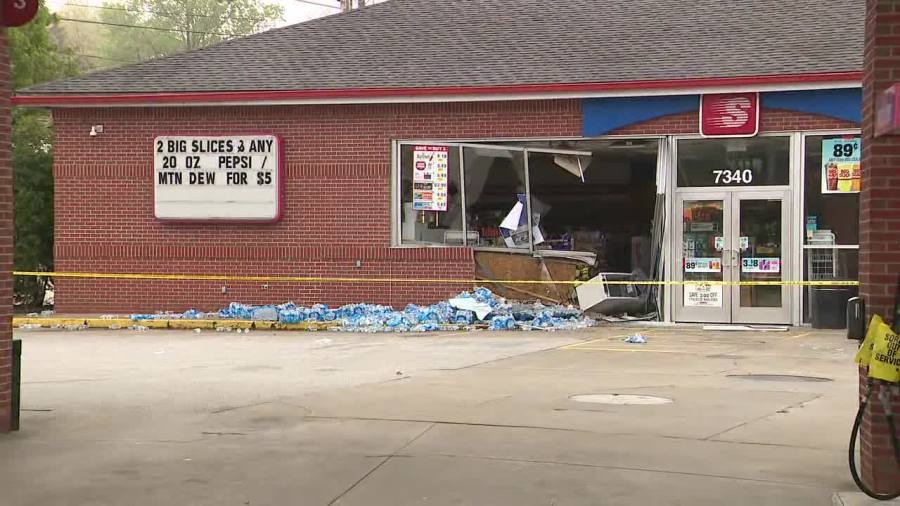 Stolen vehicle used in attempted ATM theft at Mentor gas station