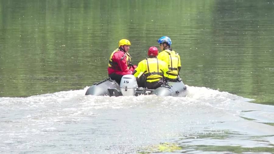 Search continues for man missing in Cuyahoga River after 5-year-old's body found