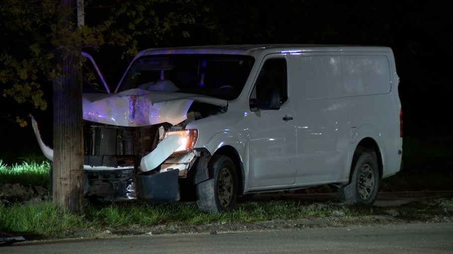 Chase ends in crash and search for suspects