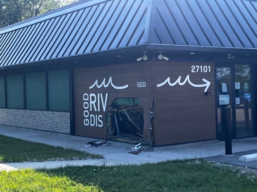 Vehicle crashes into Euclid dispensary: Officials