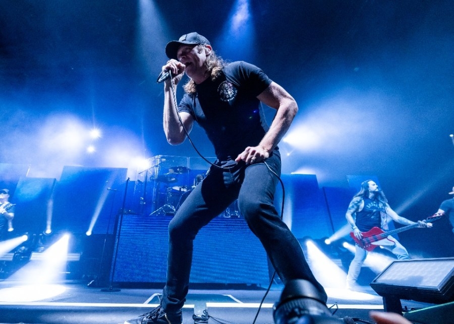 3 Doors Down singer Brad Arnold diagnosed with stage 4 cancer: ‘I have no fear'