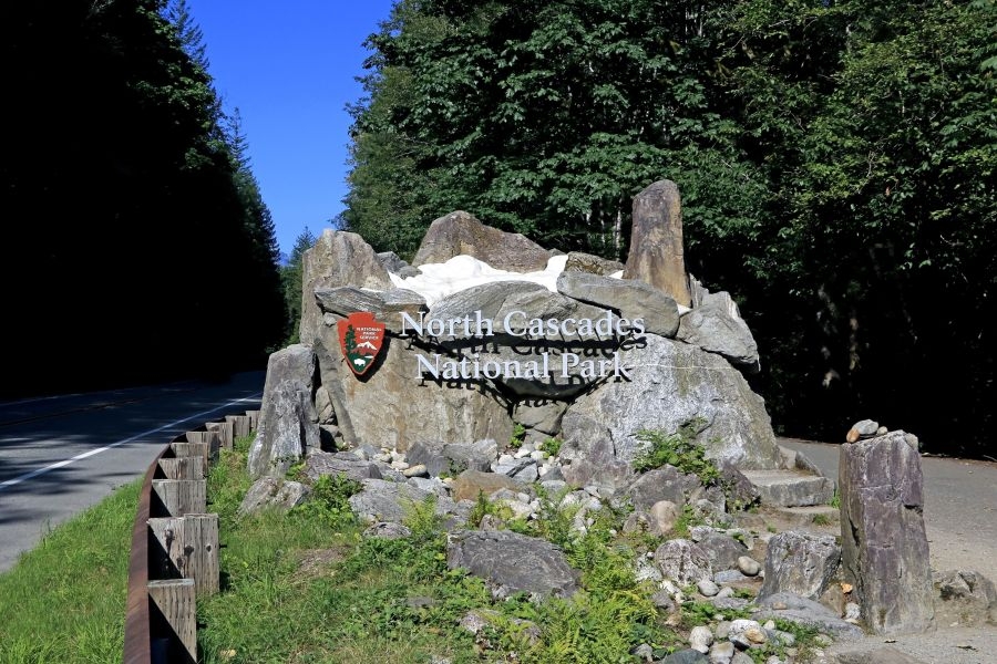 3 dead, 1 injured after rock climbing fall in Washington mountains