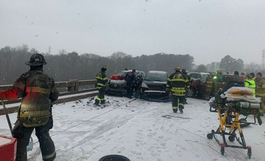 5 injured in multi-vehicle crash on Hwy 73 in Huntersville: Medic