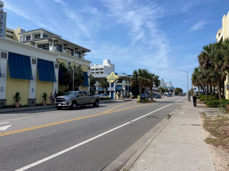 3 Myrtle Beach officers on paid leave after deadly Ocean Boulevard shooting; photos show chaotic scene