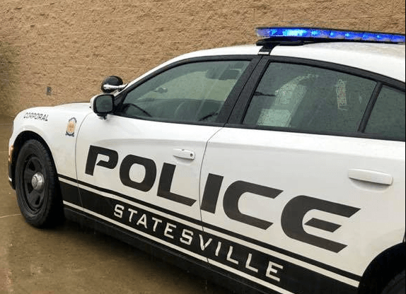 Statesville officer hurt in crash while responding to emergency call
