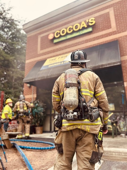 Fire breaks out at north Charlotte restaurant