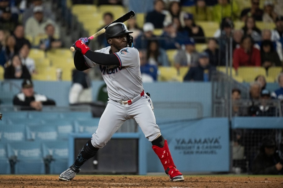 Pirates claim infielder off waivers from Miami