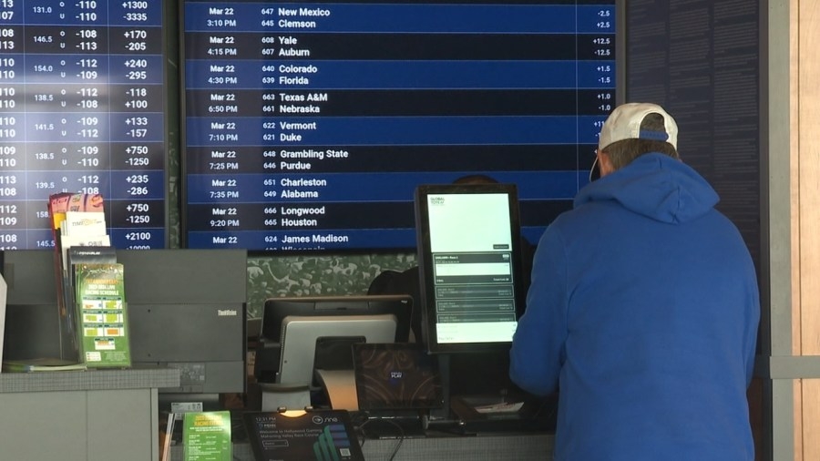 March Madness expected to bring in local sports bettors as health experts warn of addiction