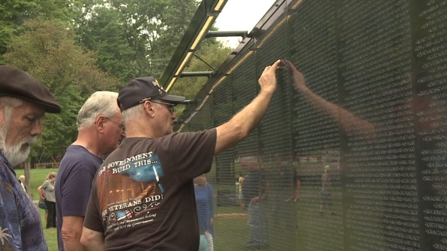 Vietnam Veterans Memorial wall traveling to Warren