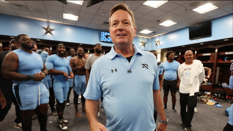 Valley native scores 3 TDs in Stoops-led Renegades win