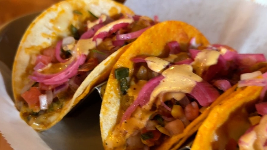 El Cowboy: A massive menu of Mexican lent