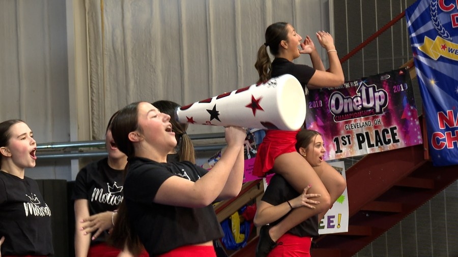 Valley cheer squads prep for State Tournament