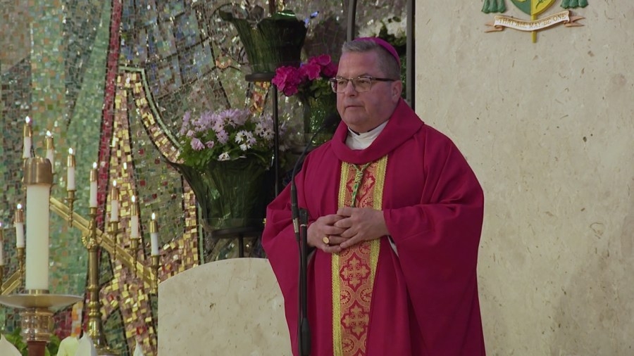 Bishop Bonnar celebrates Mass in Youngstown in anticipation of Conclave