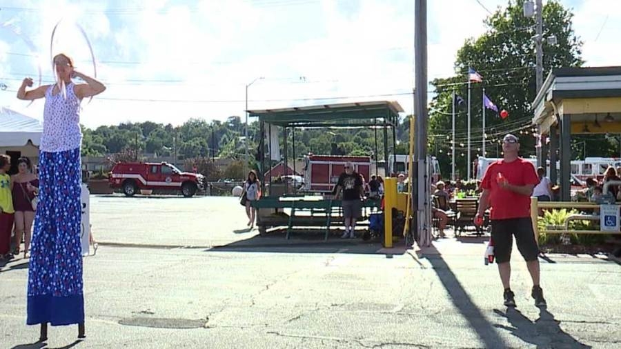 Quaker Steak & Lube Summer Carnival kicks off