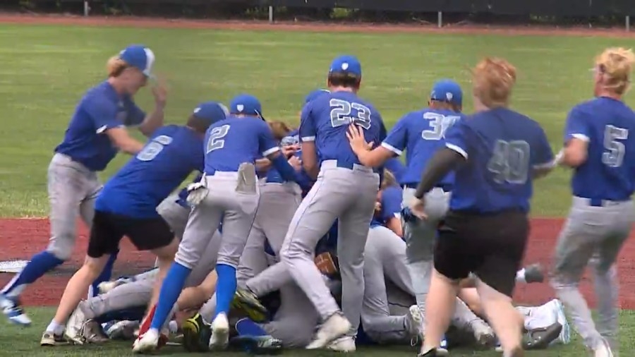 Late rally ends Warren JFK's season in Regional Championship