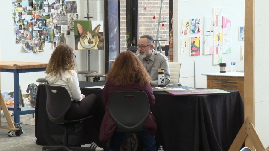 YSU Art Department helps high schoolers prepare portfolios for college