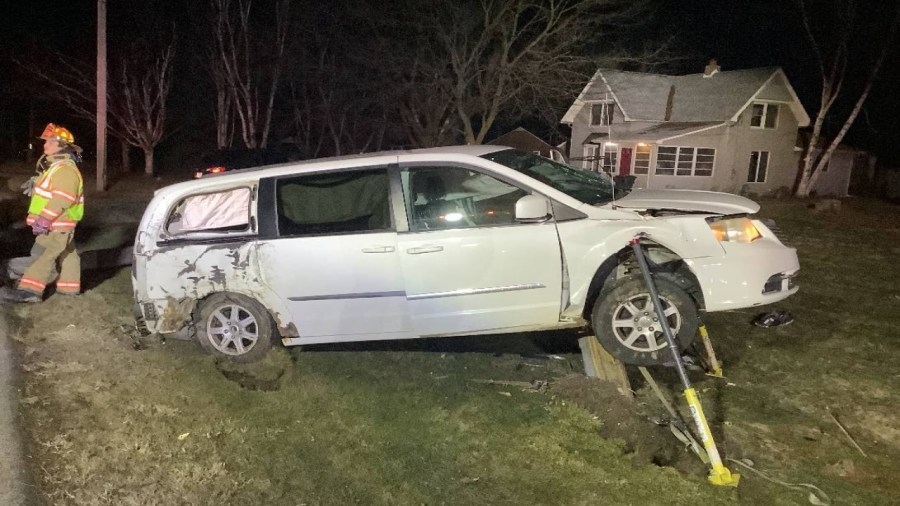 Van severely damaged in Columbiana County crash