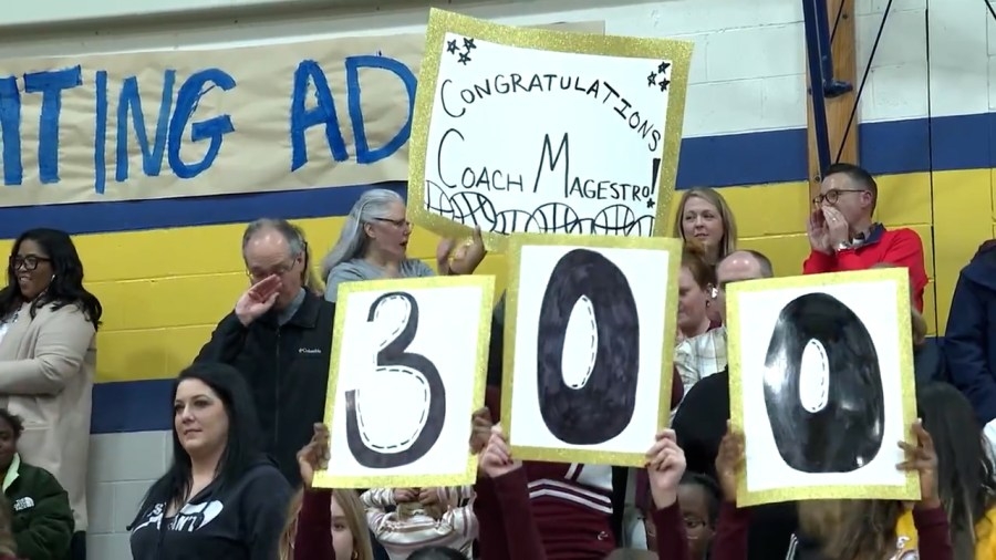 Kennedy Catholic coach hits milestone, Golden Eagles win region title