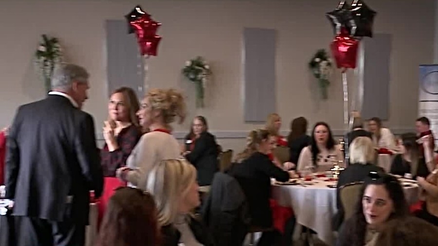 Local group highlights barriers to women getting equal pay