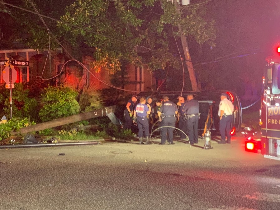 Two hurt in downtown Mobile crash