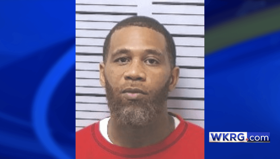 Mobile man runs from police with backpack full of drugs, gets arrested: MPD