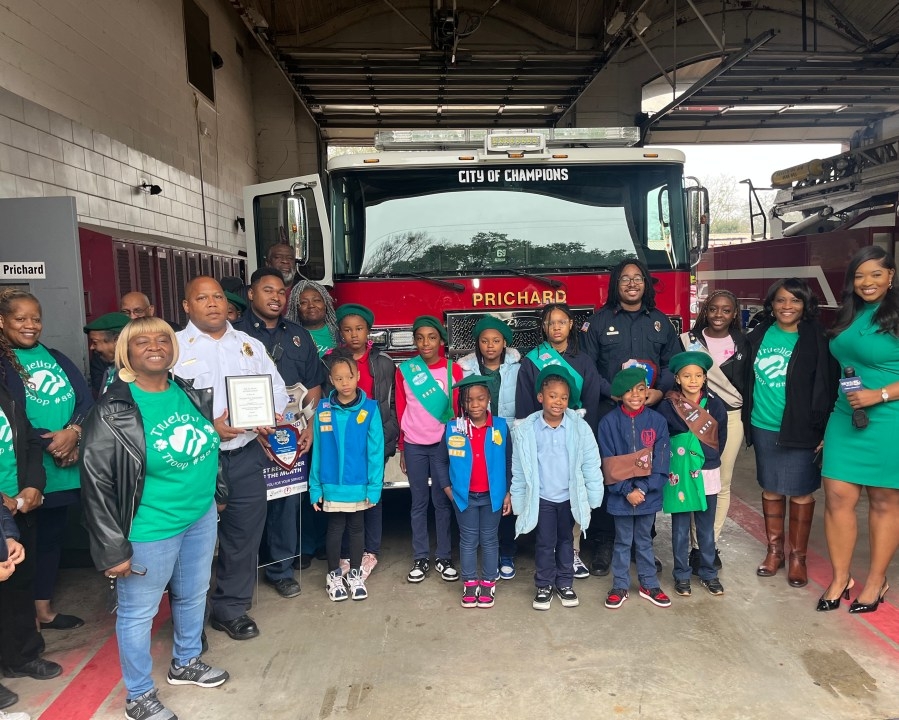 Twin brothers with Prichard Fire-Rescue win over Girl Scout troop