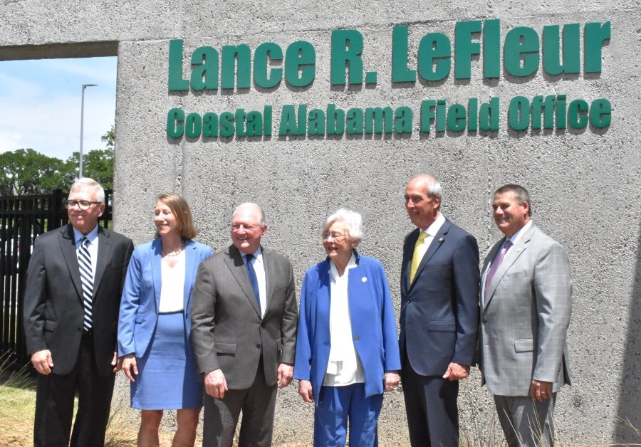 Alabama Department of Environmental Management's Mobile office renamed after retiring director