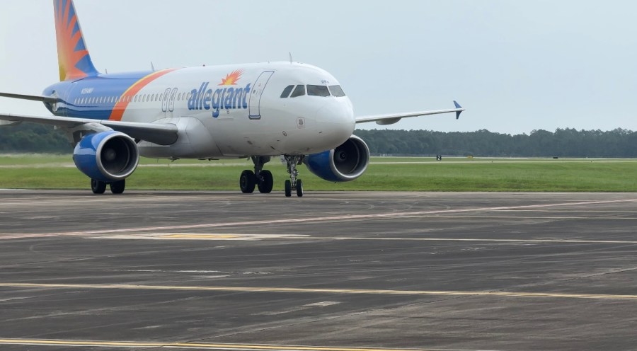Gulf Shores makes history with first-ever commercial flight to Alabama's beaches