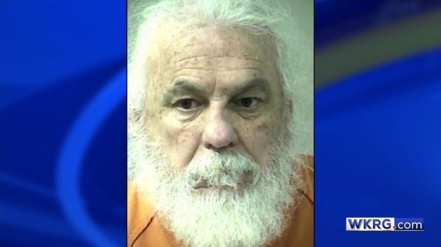 Fort Walton Beach man accused of battery arrested after barricading himself in home, according to police