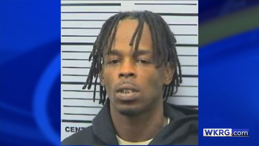 Mobile man sentenced for possessing handgun as convicted felon