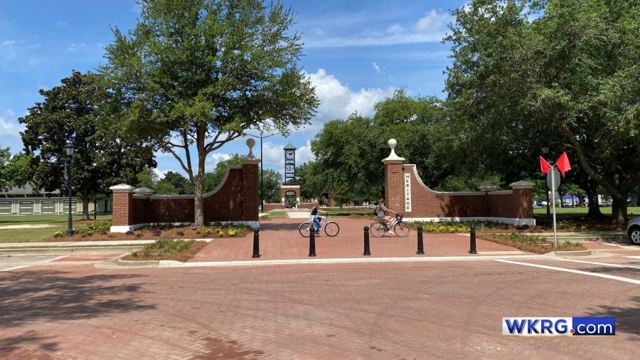 Foley dedicates improvements to Heritage Park, extension of Jessamine Avenue