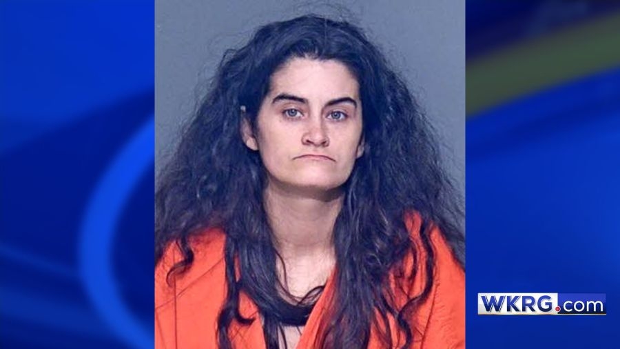 Woman accused of getting on school bus, threatening student in Baldwin County: deputies