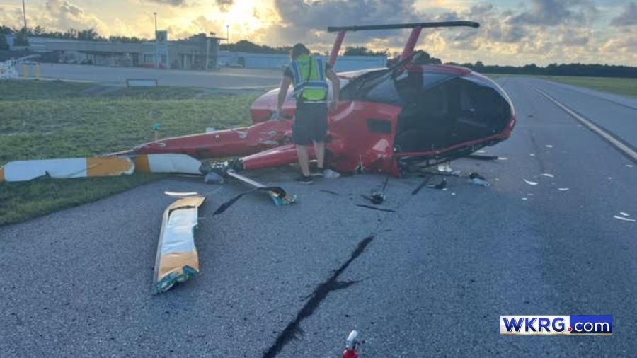 Touring helicopter crashes on Destin runway