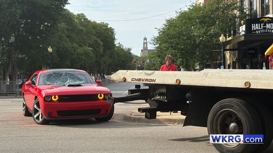 Pensacola police provide new details in car crash with jogger