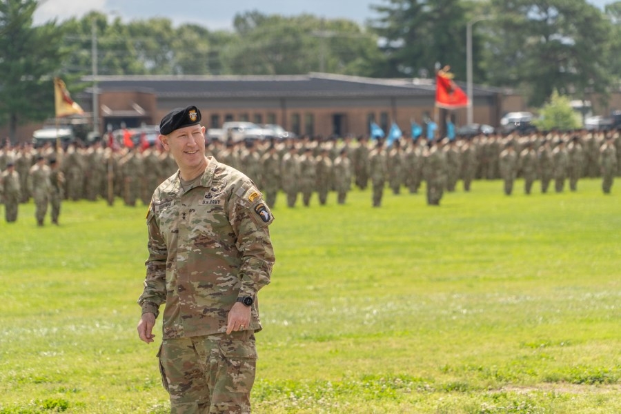 101st Airborne Division welcomes new commanding general at Change of Command ceremony