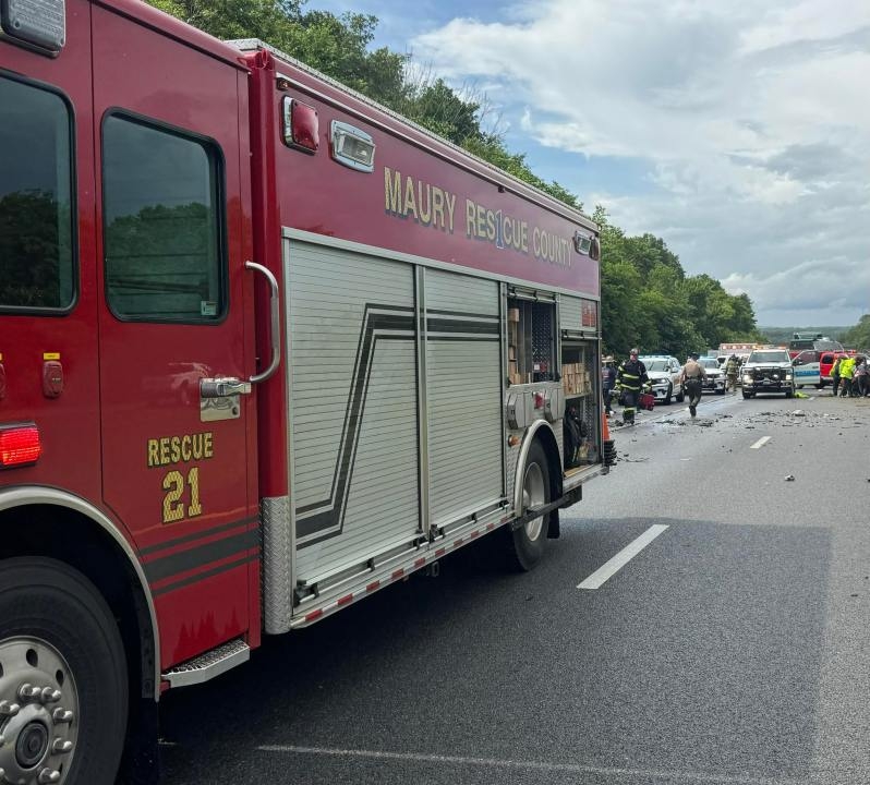 1 trapped, killed in I-65 head-on collision: Maury County Fire Department