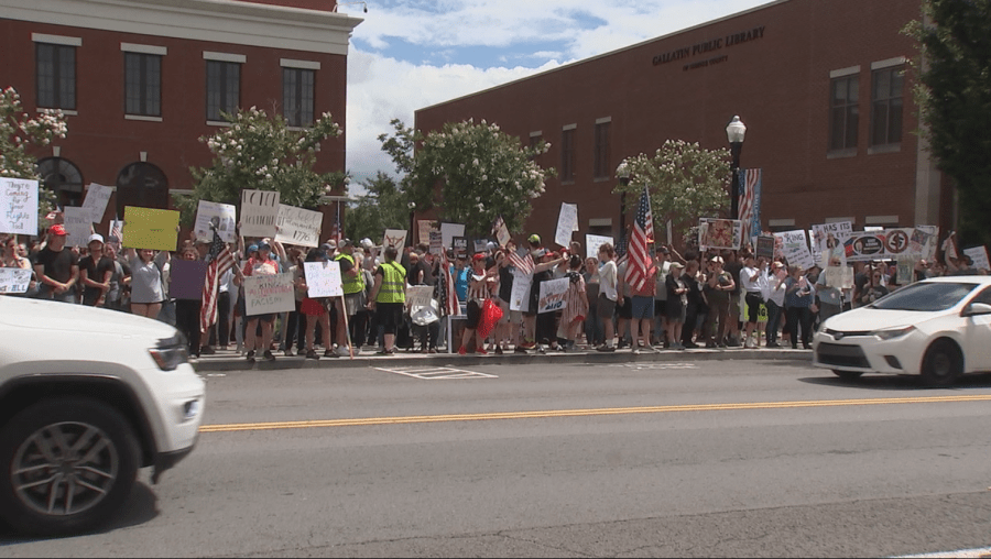 1 arrested after causing ‘disruption' at ‘No Kings' protest in Gallatin, police say