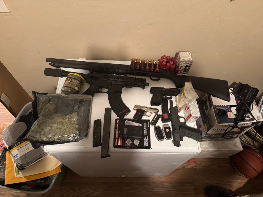 3 people arrested; multiple guns, stolen cars found by Metro police