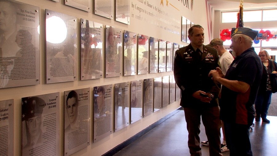 Medal of Honor wall unveiled at Governor's Square Mall