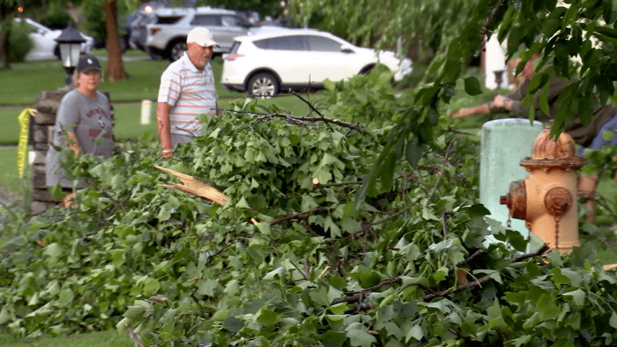 Clarksville residents band together to begin cleaning up after severe storms