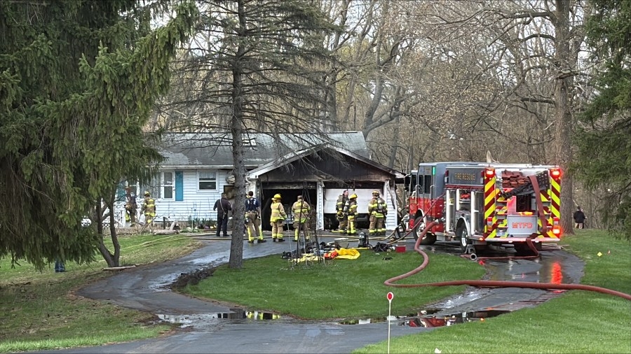 Lake Lansing Road closed due to house fire