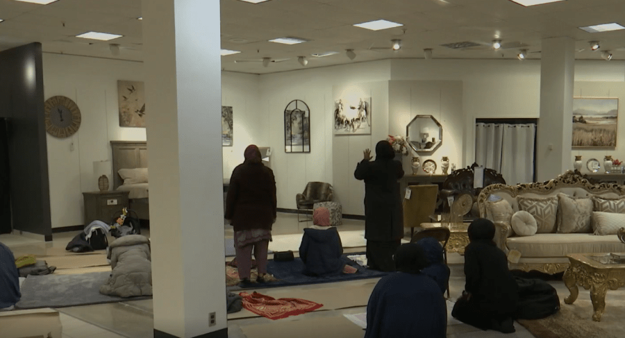 Local store steps up after water leak closes mosque during Ramadan