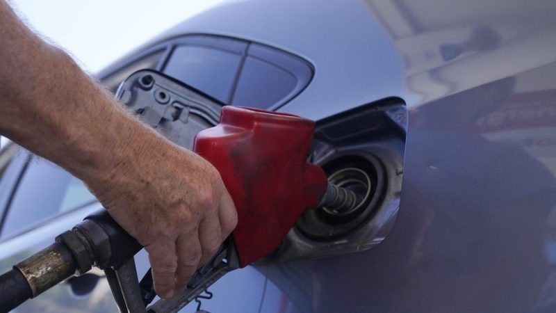 Gas prices rise slightly over Memorial Day weekend