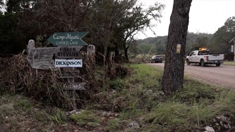 Local photographer raises funds for Texas flood victims