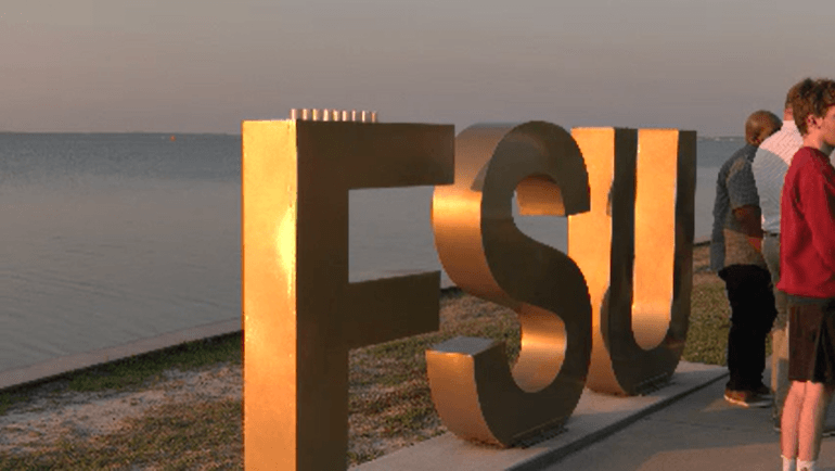 FSU Panama City students host a candlelight gathering in solidarity with fellow Seminoles