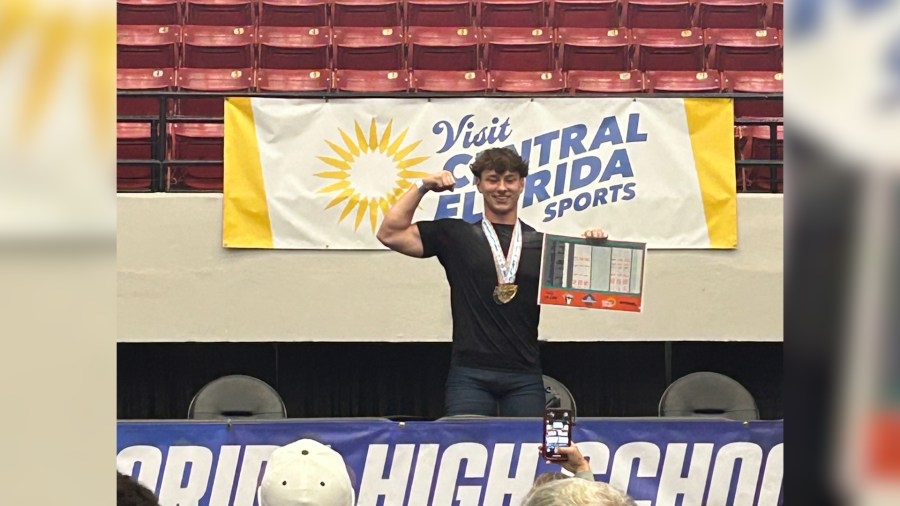 Holmes County's Carroll wins weightlifting state title