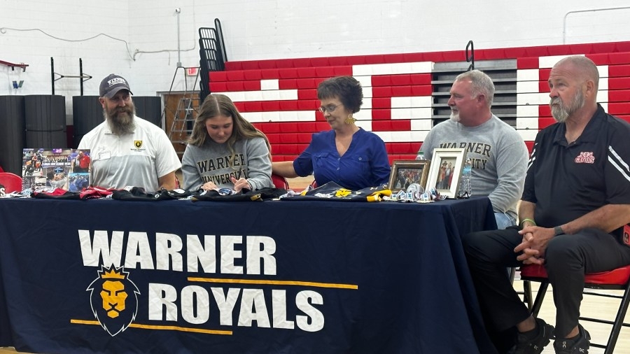 Wewahitchka's Ake signs with Warner University