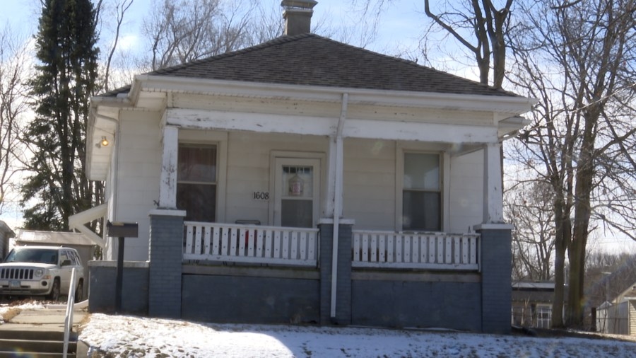 City of Bloomington helps residents remove lead paint from their homes