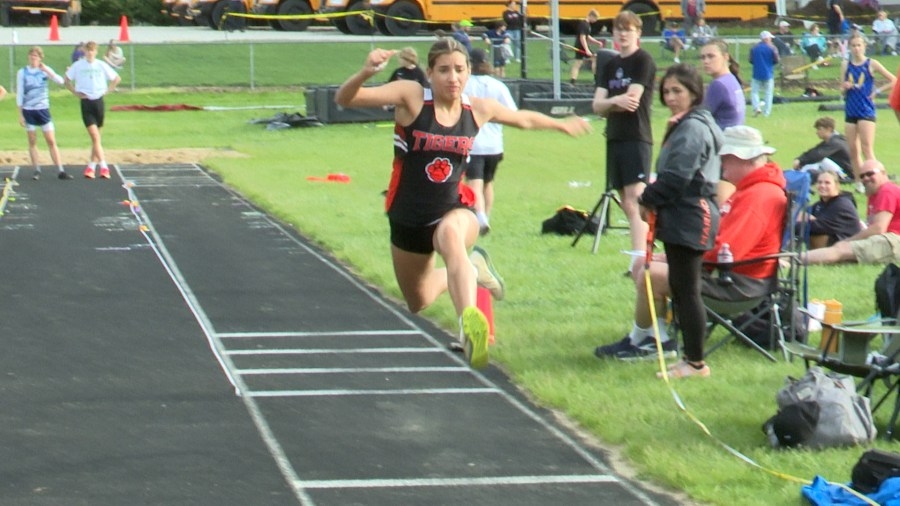Late to the game, Illini Bluffs triple jumper Tori Brown now one of the state's best